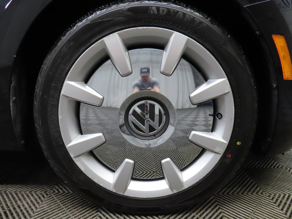 Used 2013 Volkswagen Beetle 2.5 Fender FWD image 10