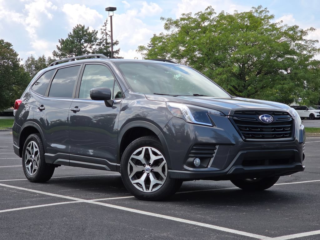 Used 2022 Subaru Forester Premium AWD/4WD image 2