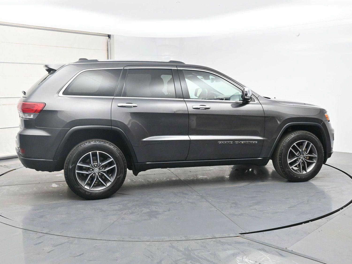 Used 2017 Jeep Grand Cherokee Limited AWD/4WD image 26
