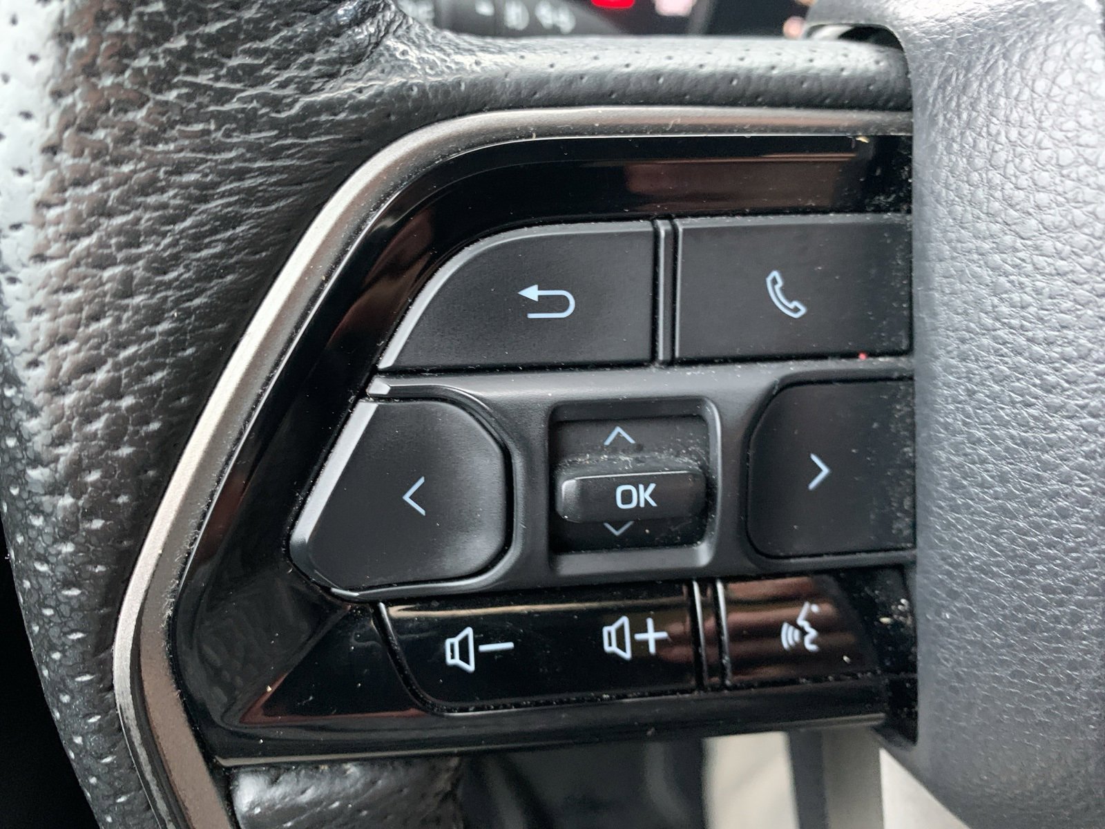 Used 2023 Toyota Tundra Limited image 32