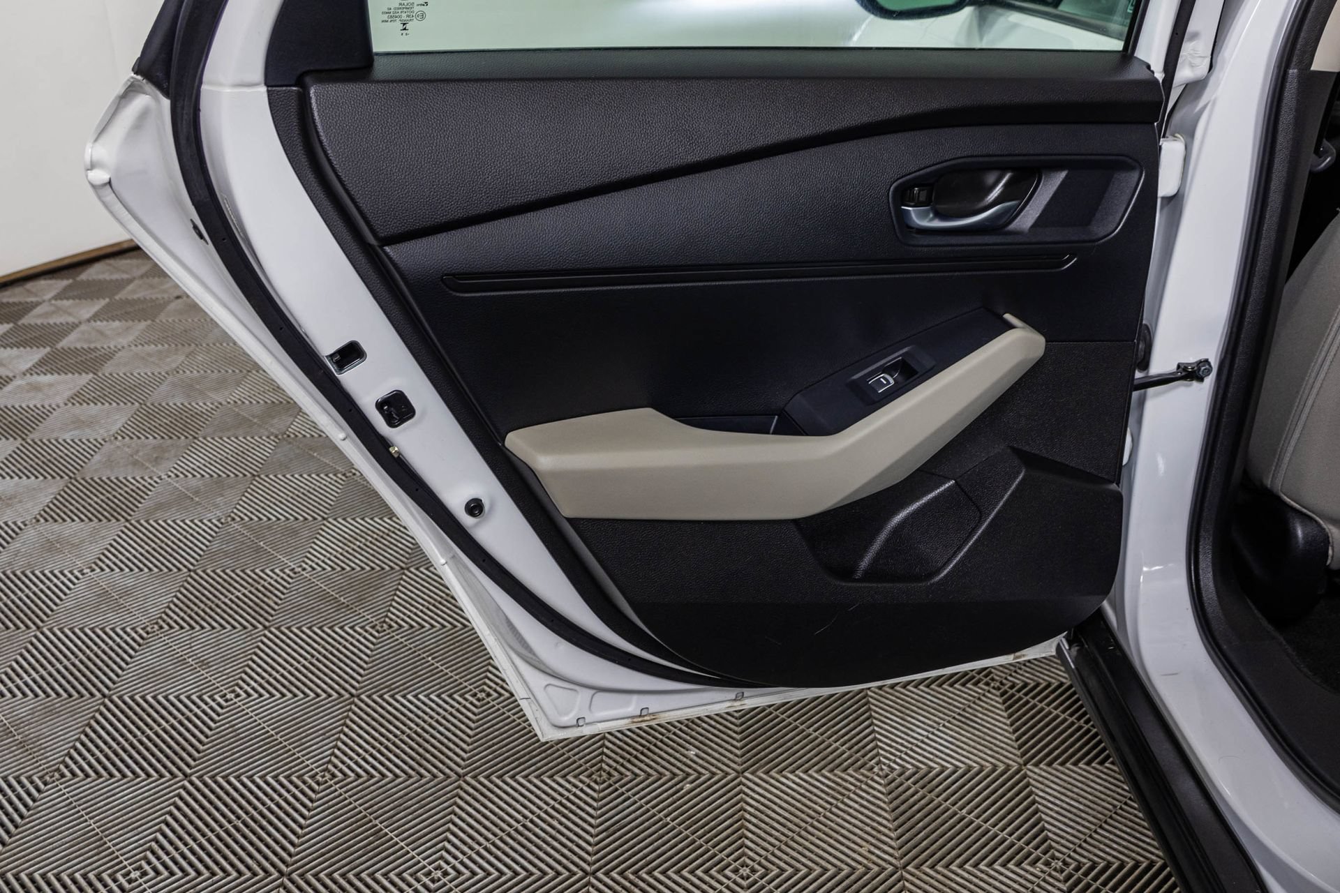 Used 2025 Honda Accord SE image 38