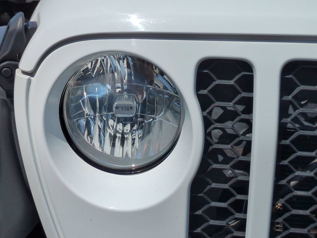 Used 2023 Jeep Gladiator Sport AWD/4WD image 11