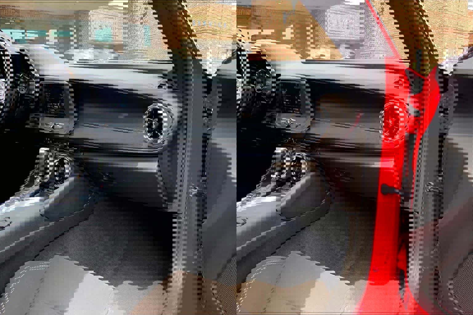 Used 2018 Chevrolet Camaro LT w/ RS Package RWD image 16