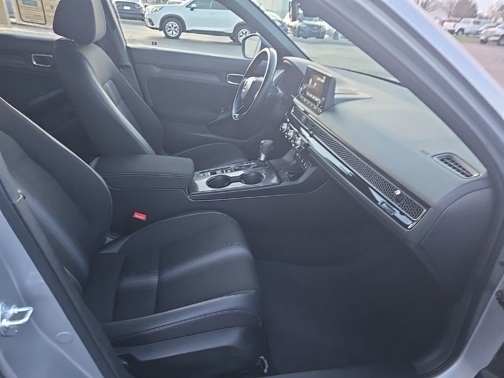 Used 2025 Honda Civic Sport image 31