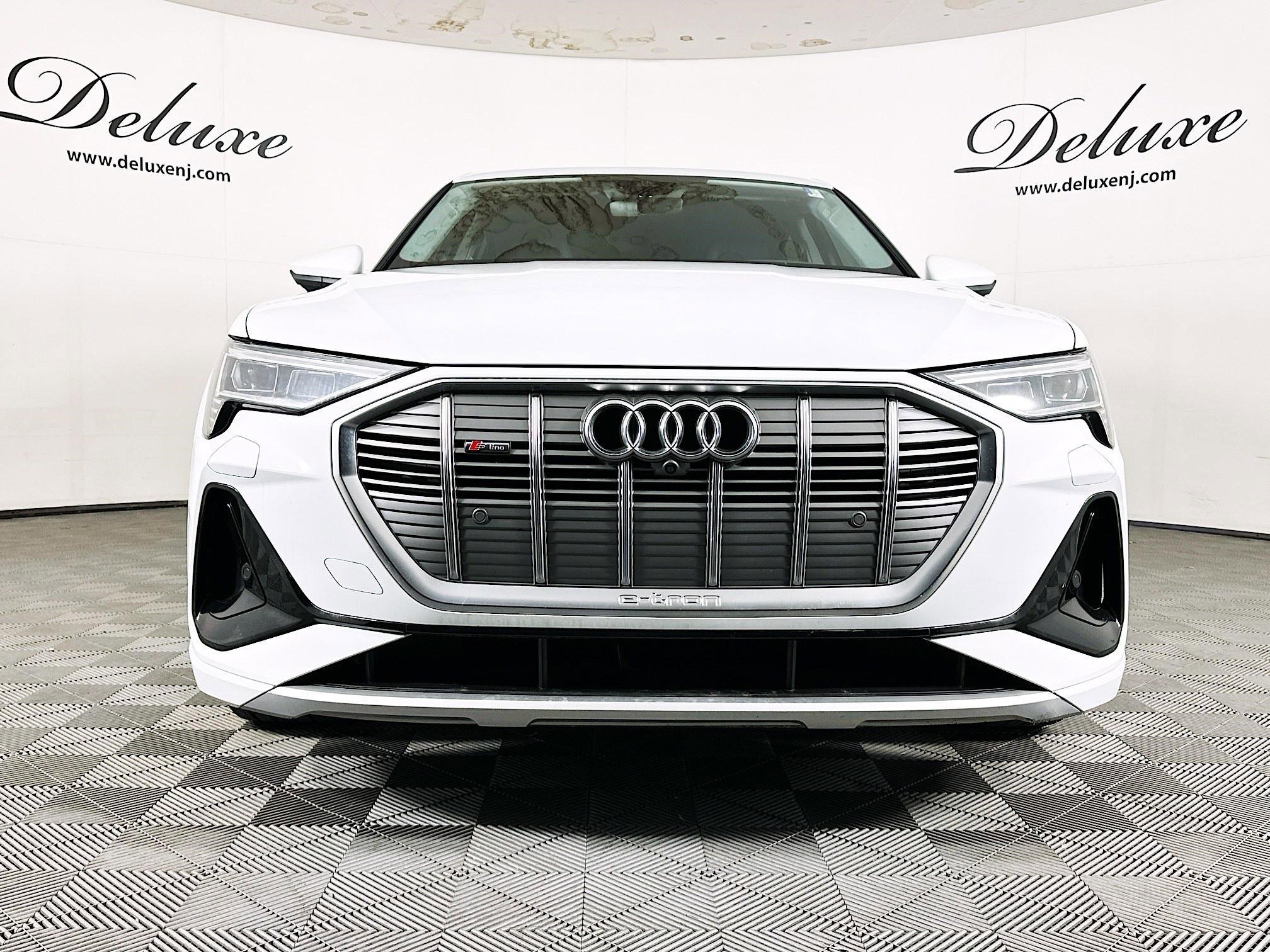 Used 2022 Audi e-tron Premium Plus w/ Premium Plus Package AWD/4WD image 2