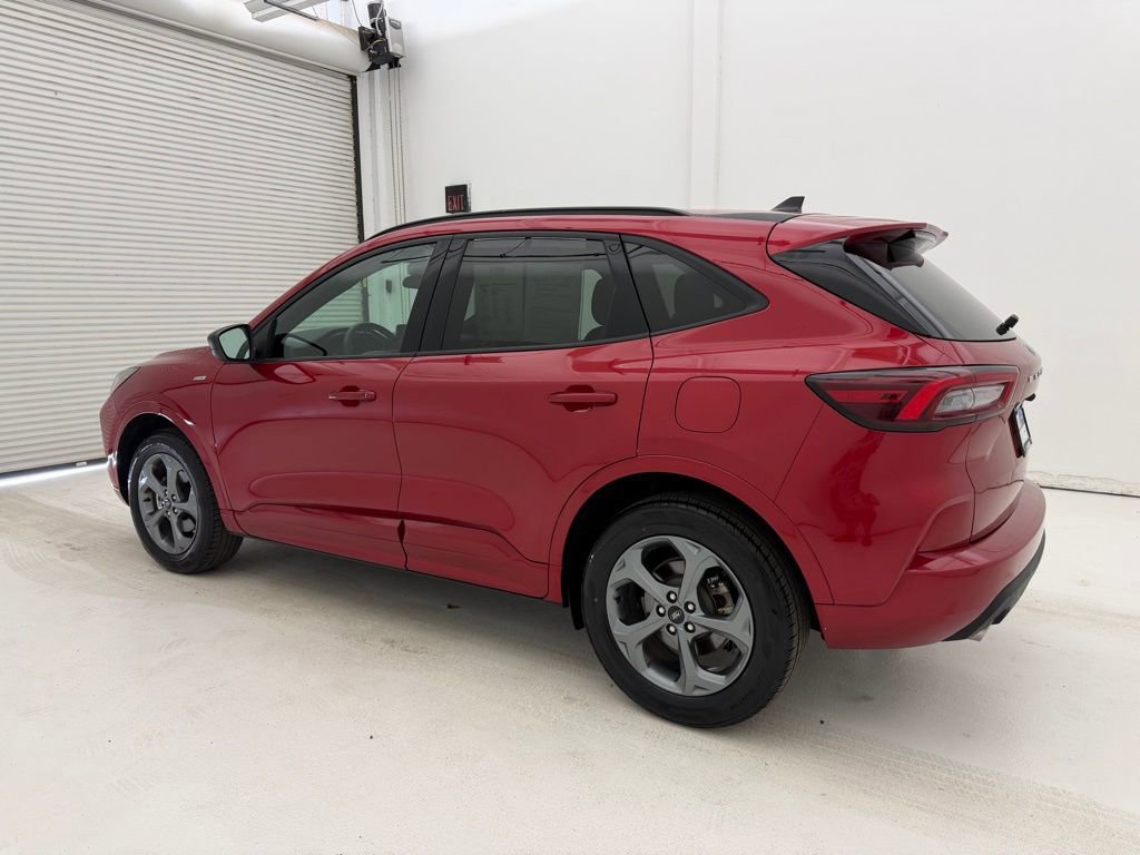 Used 2024 Ford Escape ST-Line image 11