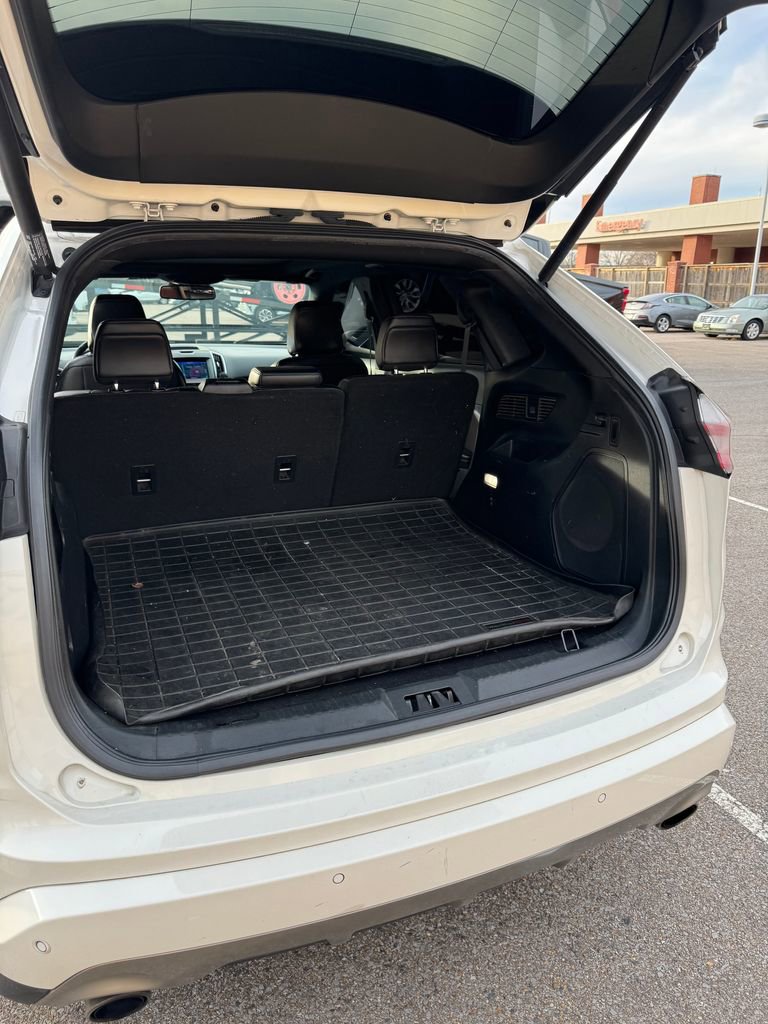 Used 2020 Ford Edge Titanium w/ Equipment Group 301A image 40