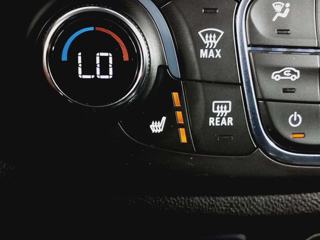 Used 2020 Chevrolet Traverse LT image 5