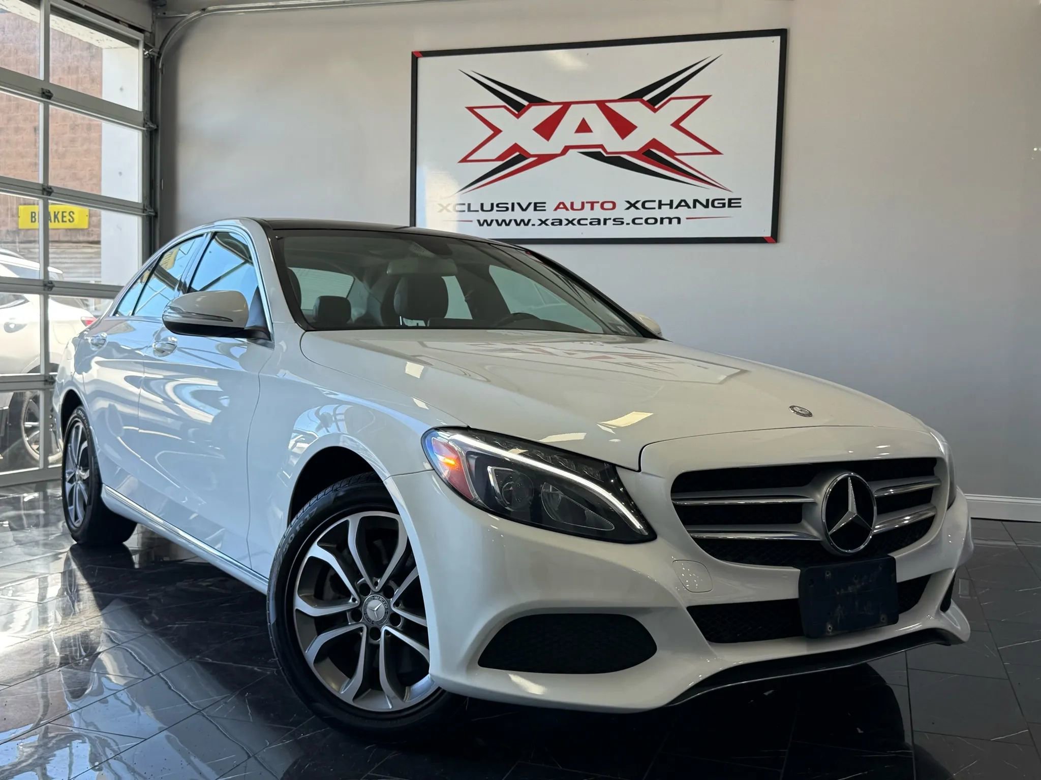 Used 2015 Mercedes-Benz C 300 4MATIC Sedan image 1