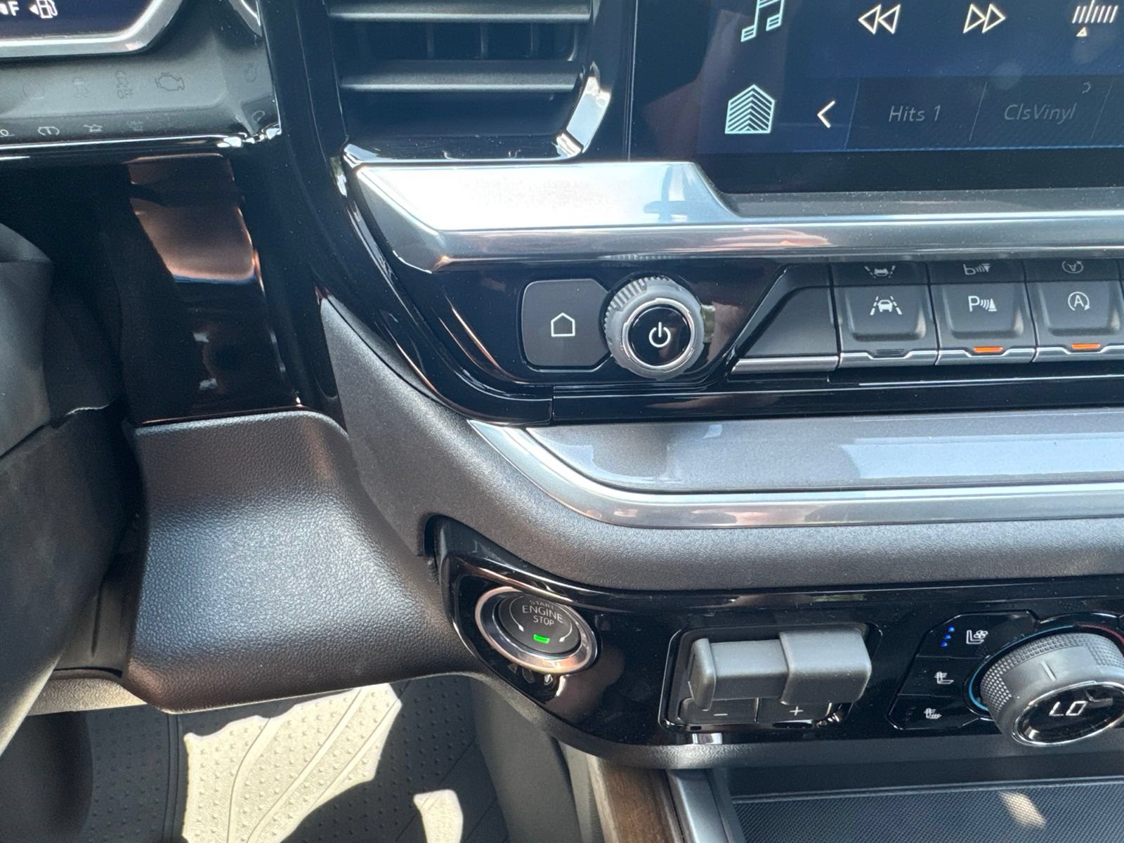 New 2026 Chevrolet Silverado 1500 High Country w/ Technology Package AWD/4WD image 30