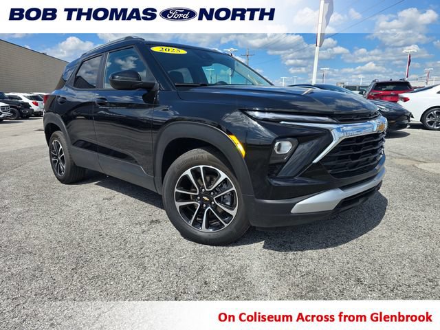 Used 2025 Chevrolet TrailBlazer LT FWD image 1