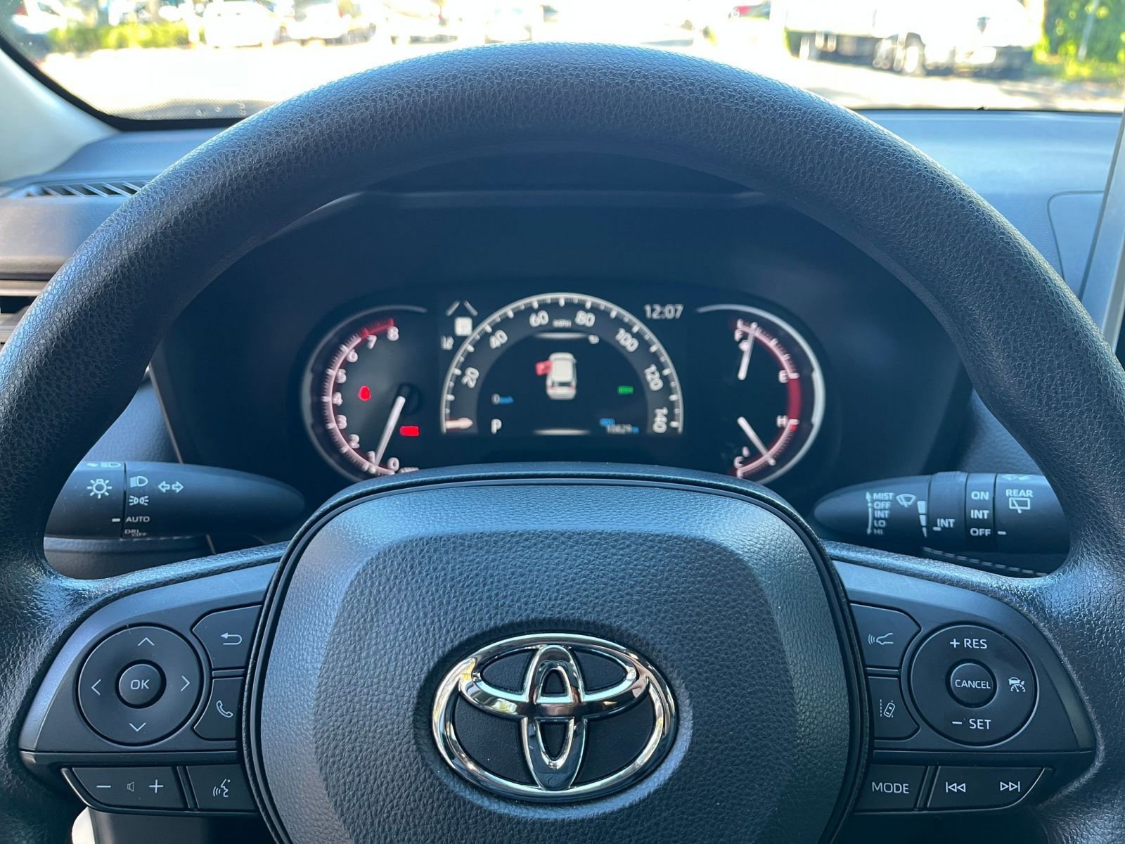 Used 2025 Toyota RAV4 XLE image 29