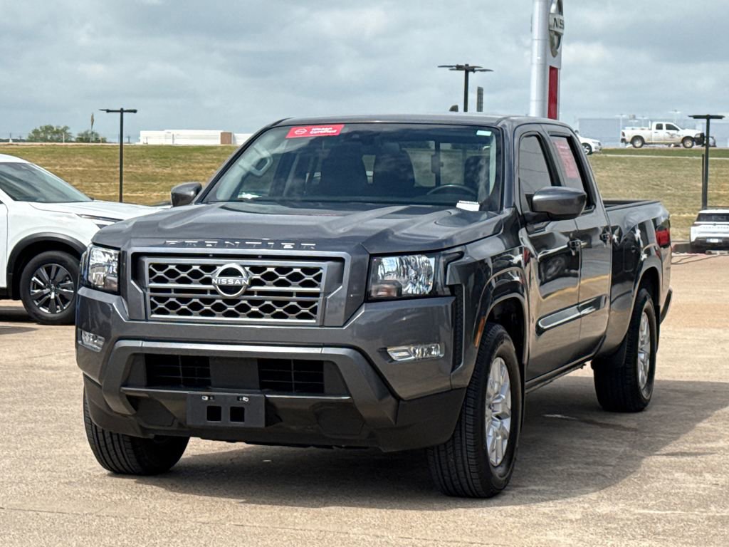 Used 2024 Nissan Frontier SV image 4
