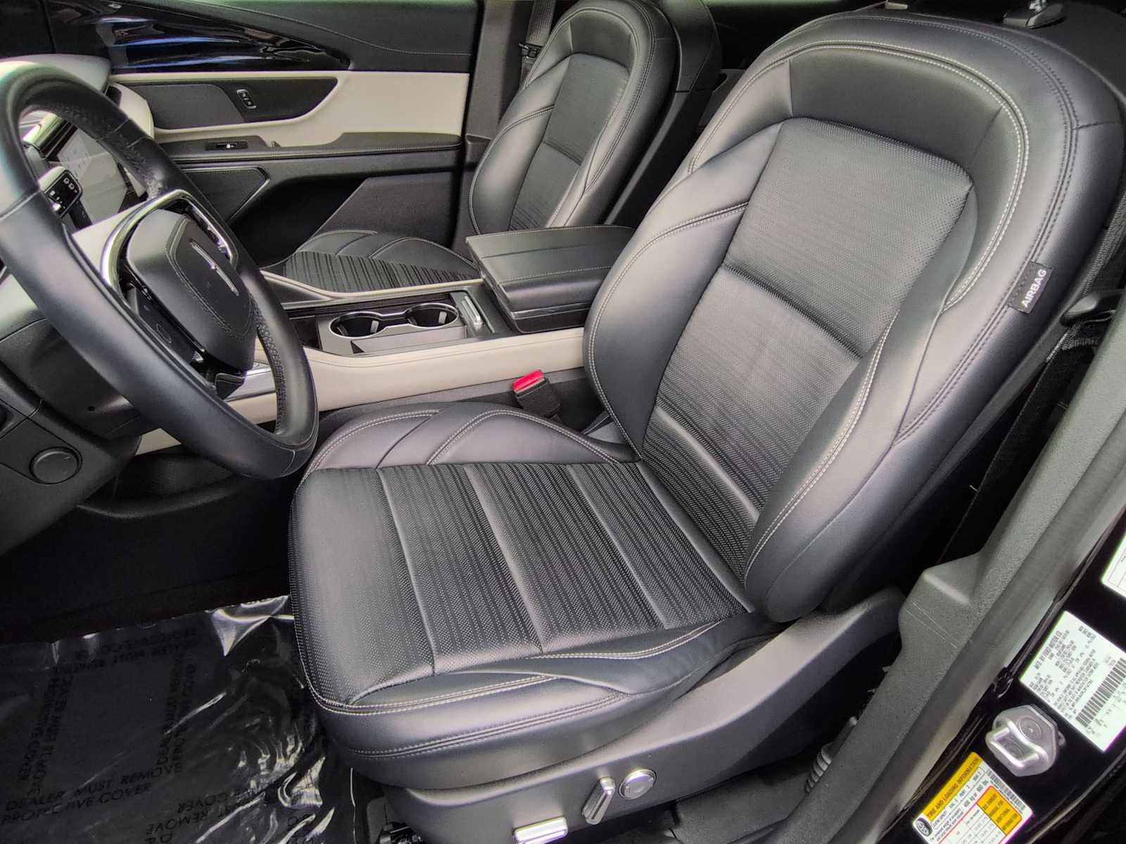 Used 2024 Lincoln Nautilus Reserve image 16