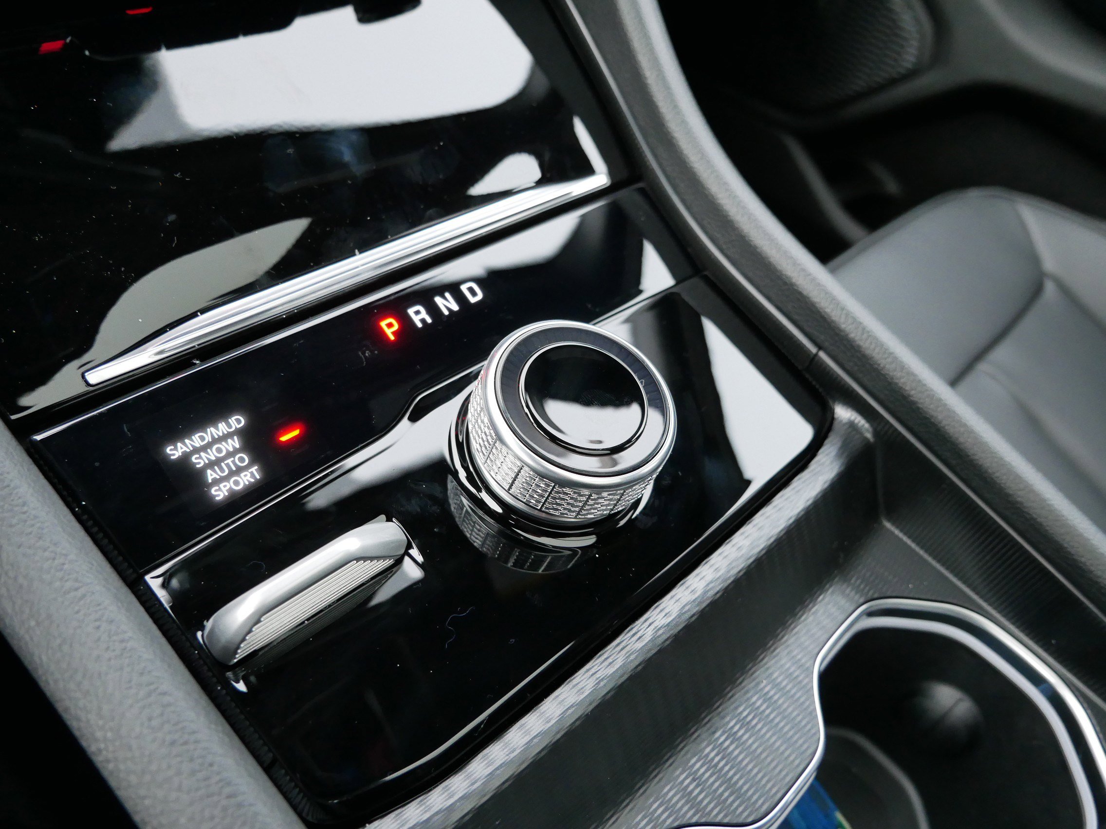 New 2025 Jeep Grand Cherokee Limited w/ Trailer Tow Package image 17