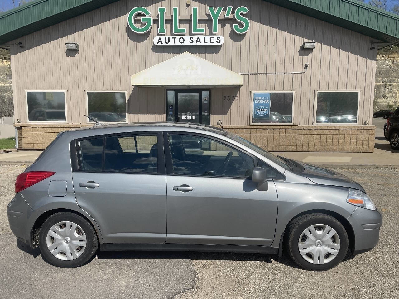 Used 2011 Nissan Versa 1.8 S FWD image 1
