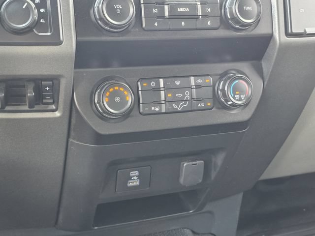 Used 2022 Ford F250 XL w/ Power Equipment Group AWD/4WD image 19