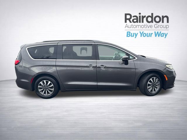 Used 2021 Chrysler Pacifica Touring-L image 9