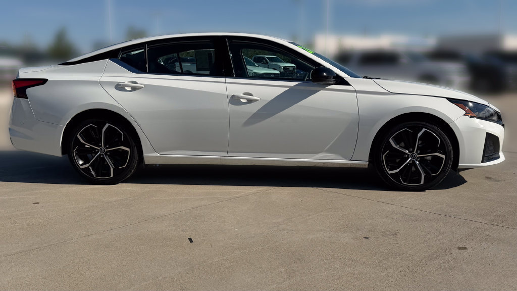 Used 2026 Nissan Altima 2.5 SR FWD image 6