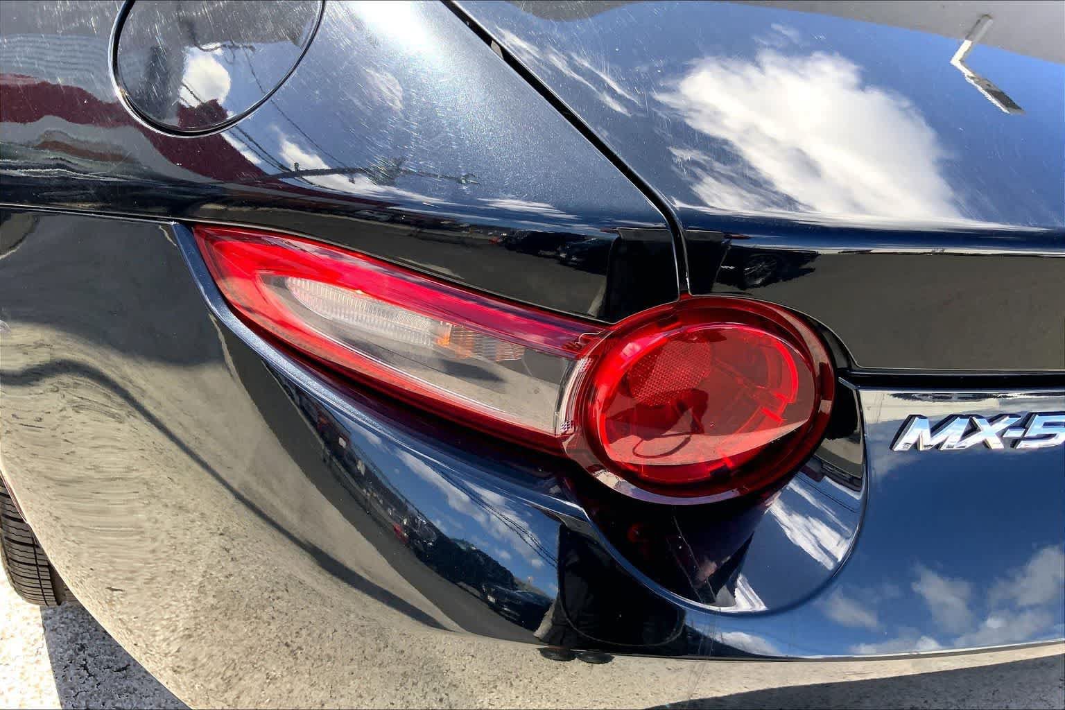 Used 2019 MAZDA MX-5 Miata RF Grand Touring w/ GT-S Package RWD image 30