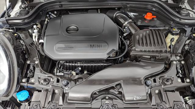 Used 2024 MINI Cooper 2-Door Hardtop image 23