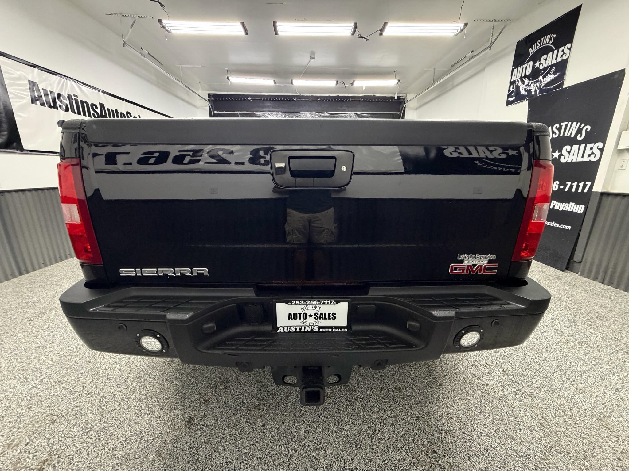 Used 2013 GMC Sierra 3500 Denali AWD/4WD image 4