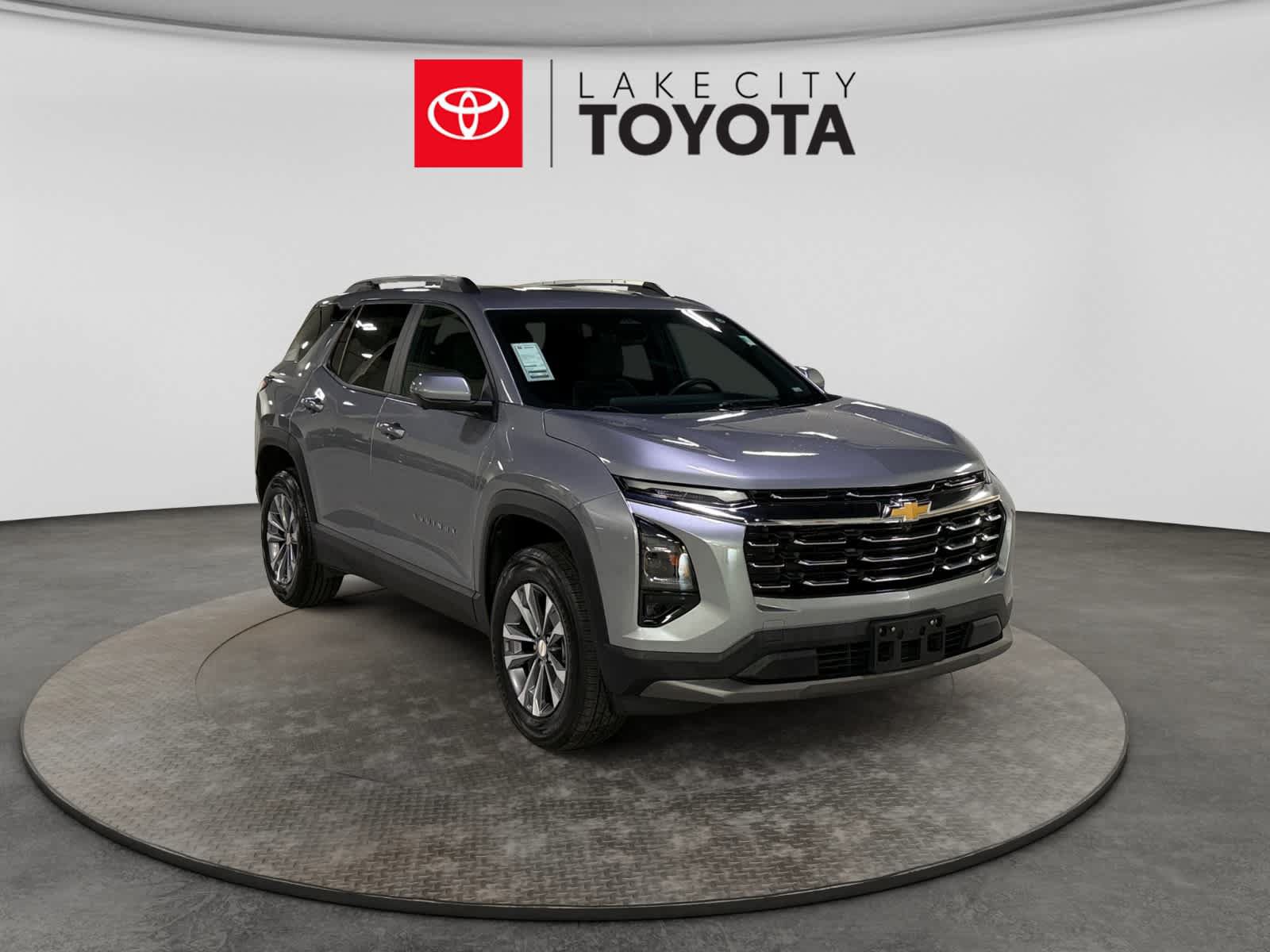 Used 2025 Chevrolet Equinox LT w/ Convenience Package II FWD image 13