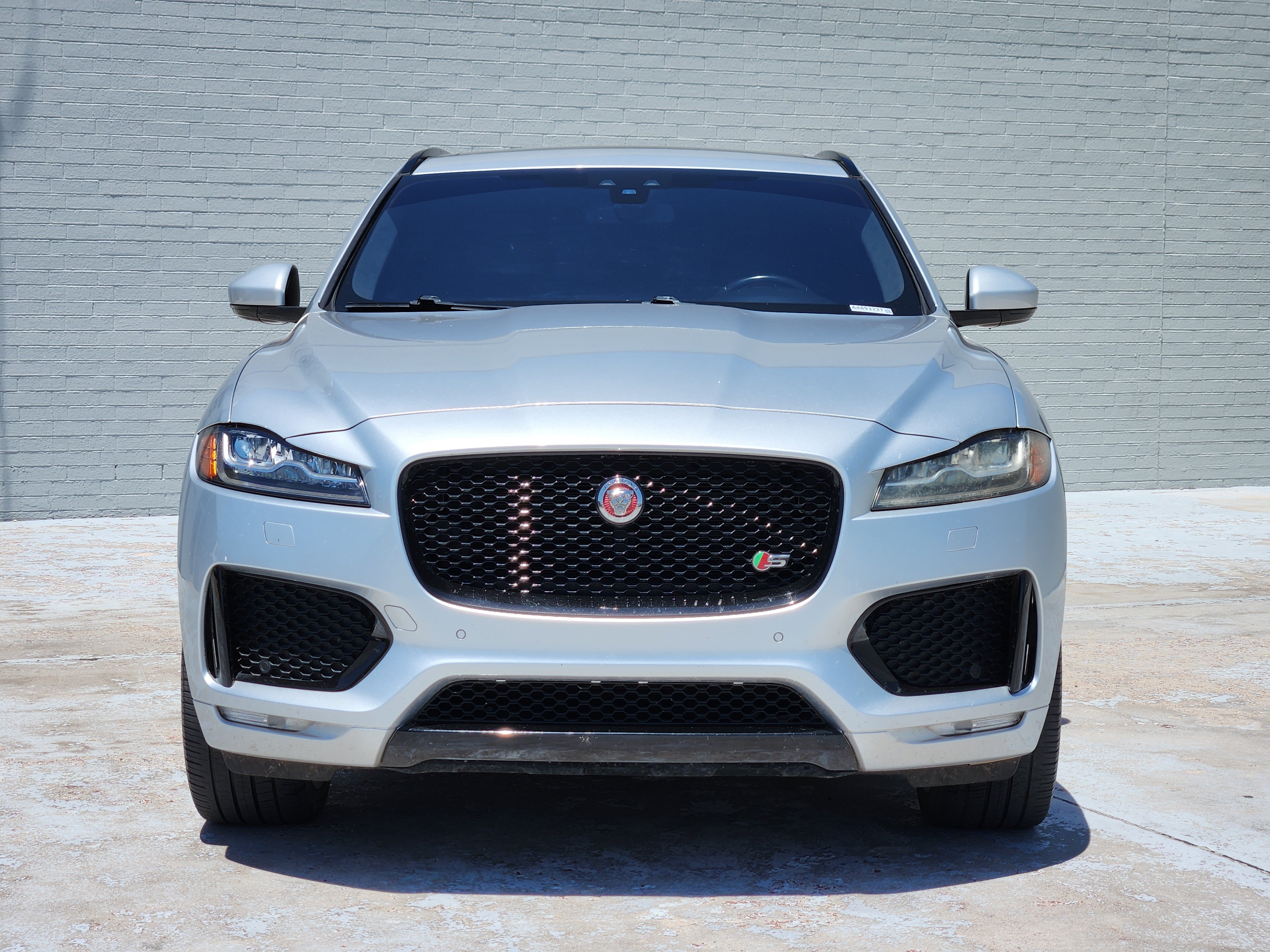 Used 2017 Jaguar F-PACE S AWD/4WD image 2