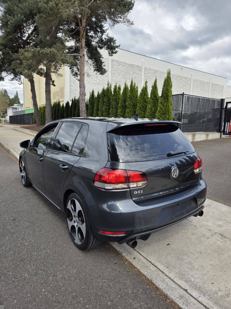 Used 2010 Volkswagen GTI 4-Door FWD image 7
