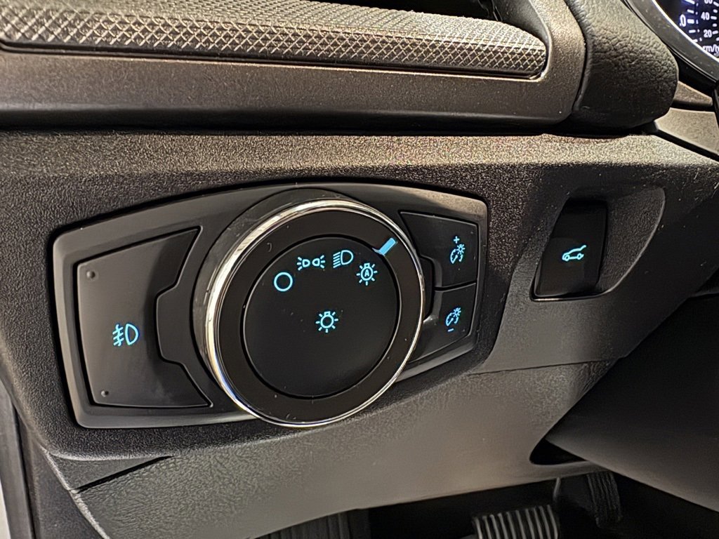 Used 2020 Ford Fusion SE w/ Equipment Group 151A image 16