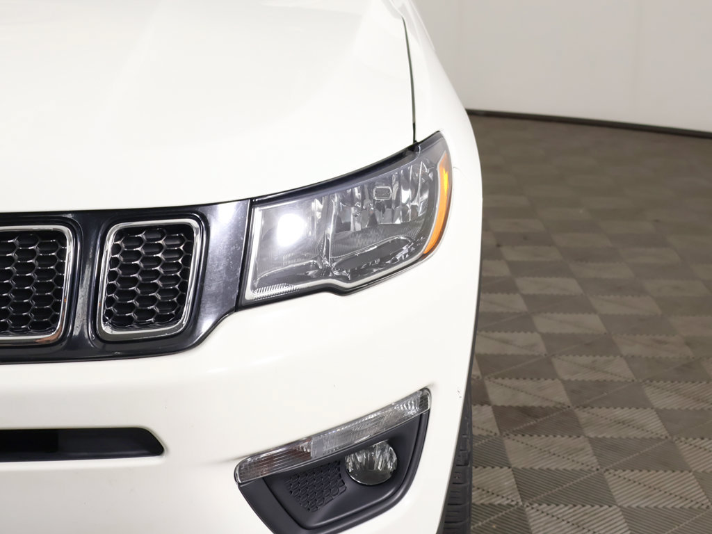 Used 2019 Jeep Compass Latitude FWD image 11