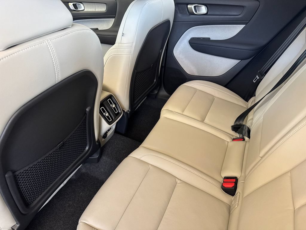 New 2026 Volvo XC40 B5 Plus w/ Protection Package Premier AWD/4WD image 11