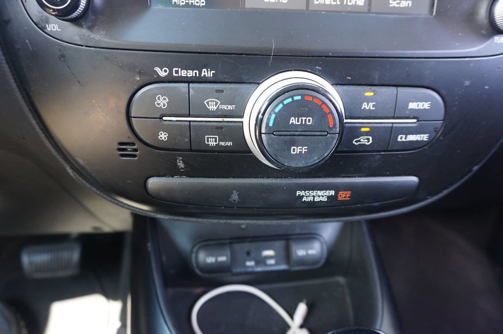 Used 2018 Kia Soul + FWD image 10