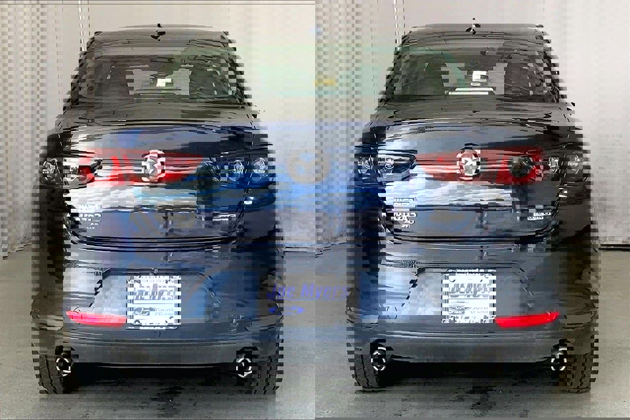 Used 2019 MAZDA MAZDA3 AWD Sedan w/ Preferred Package image 4