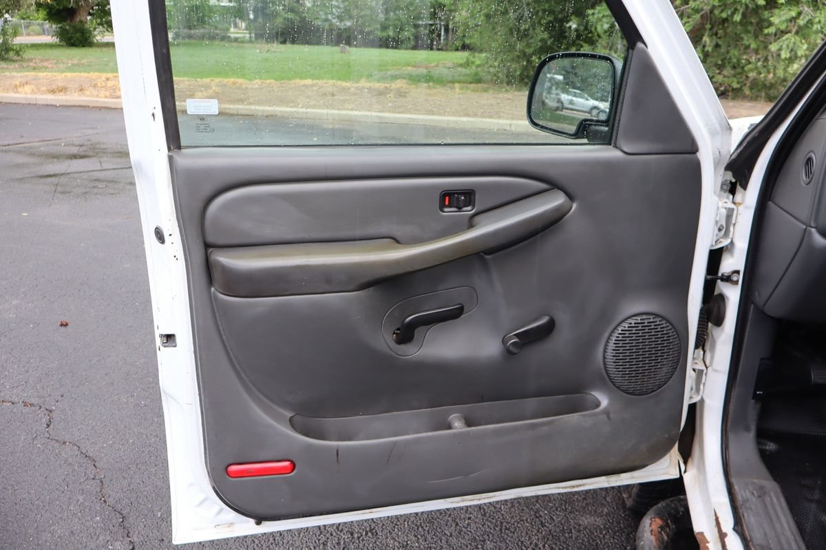 Used 2006 GMC Sierra 2500 W/T RWD image 25