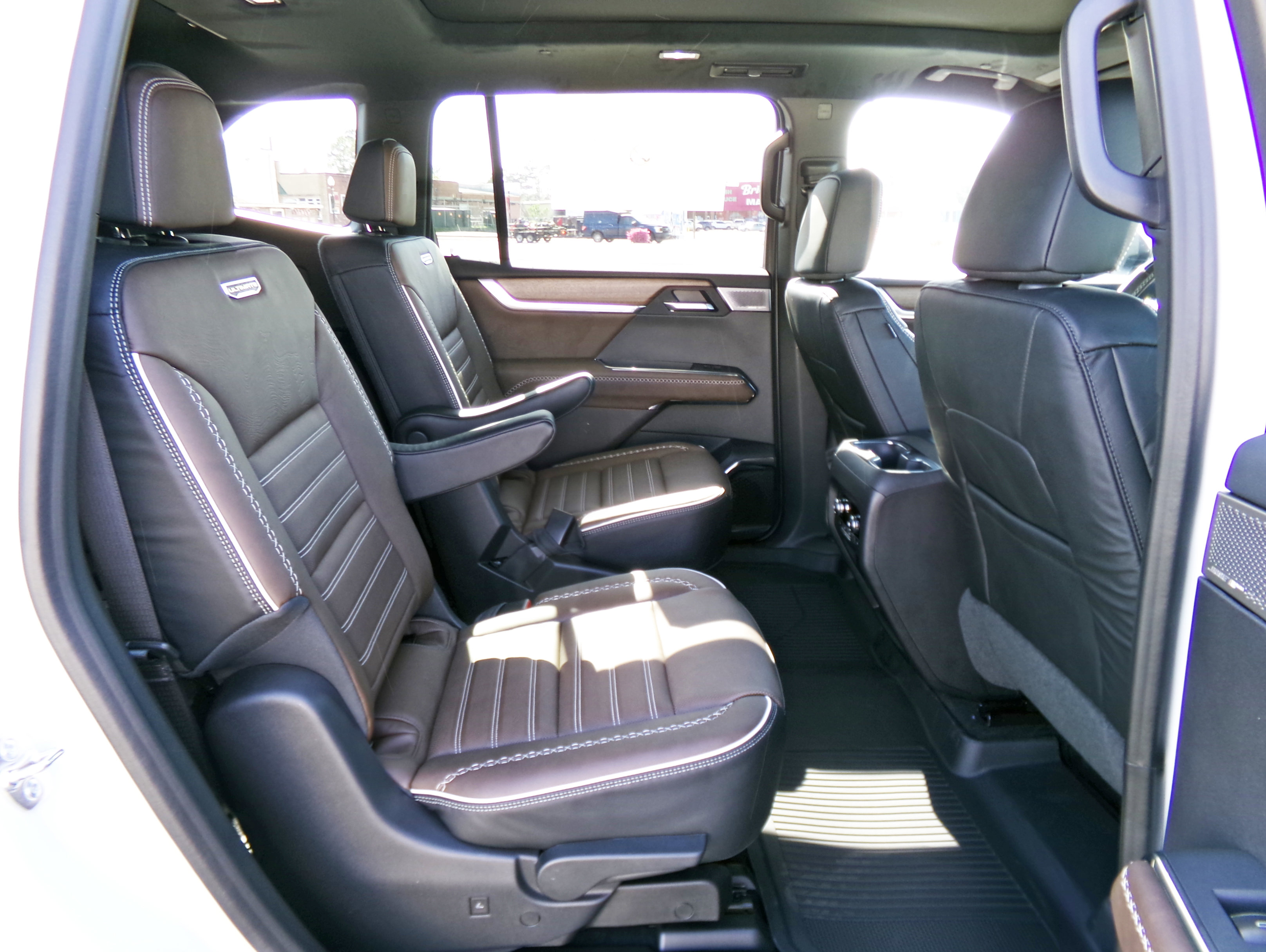 New 2026 GMC Acadia Denali Ultimate w/ LPO, Floor Liner Package image 12