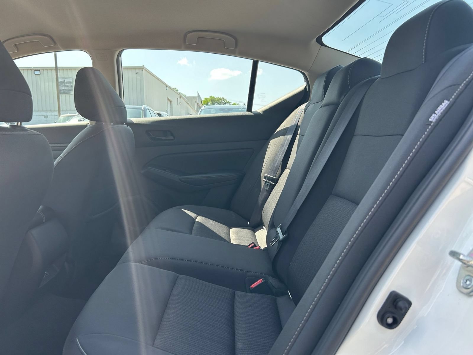 Used 2025 Nissan Altima 2.5 SV FWD image 21