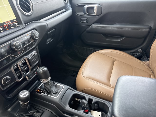 Used 2023 Jeep Wrangler Unlimited Sahara w/ Cold Weather Group AWD/4WD image 22