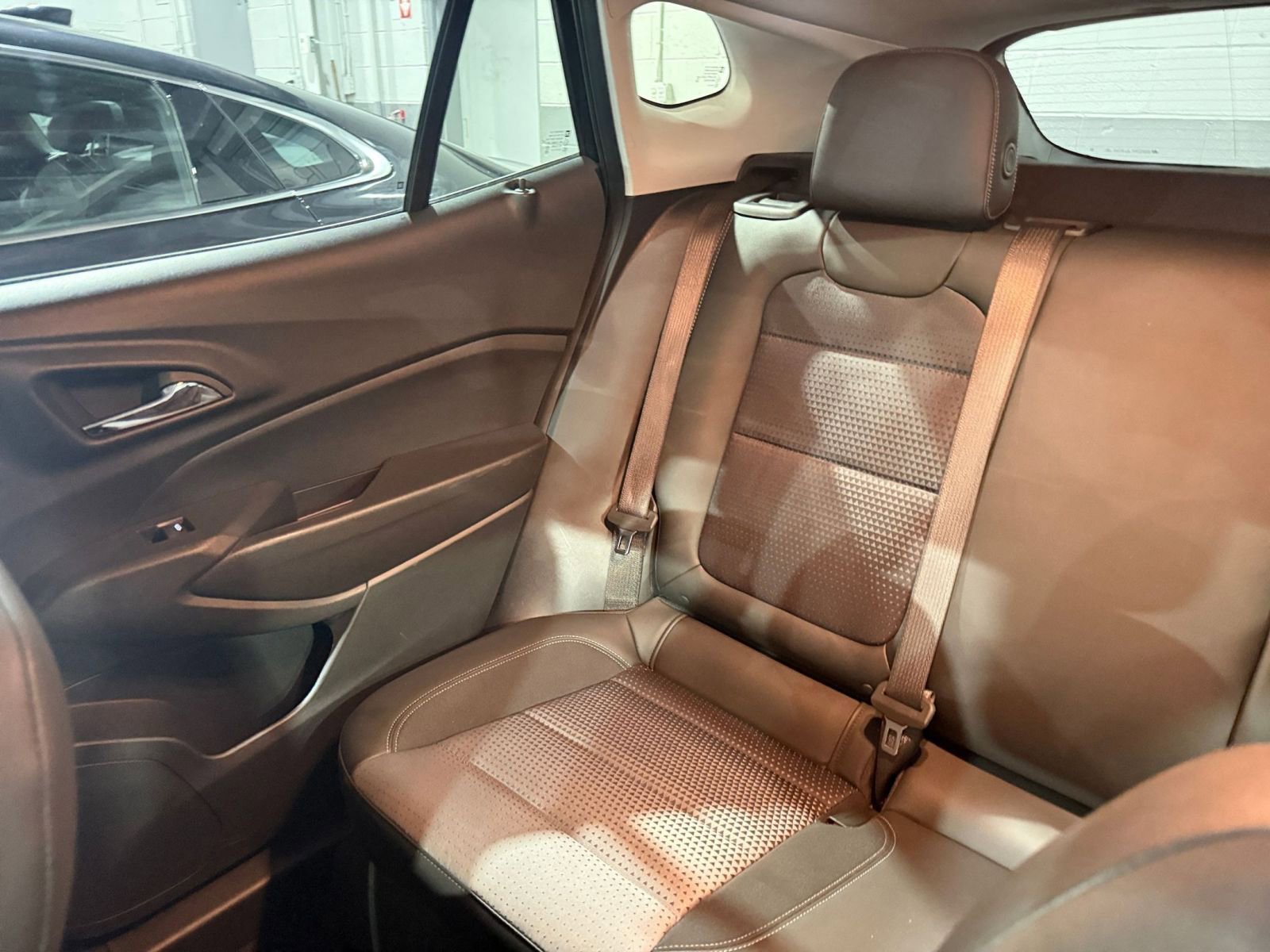 Used 2025 Chevrolet Trax LT w/ LT Convenience Package image 38