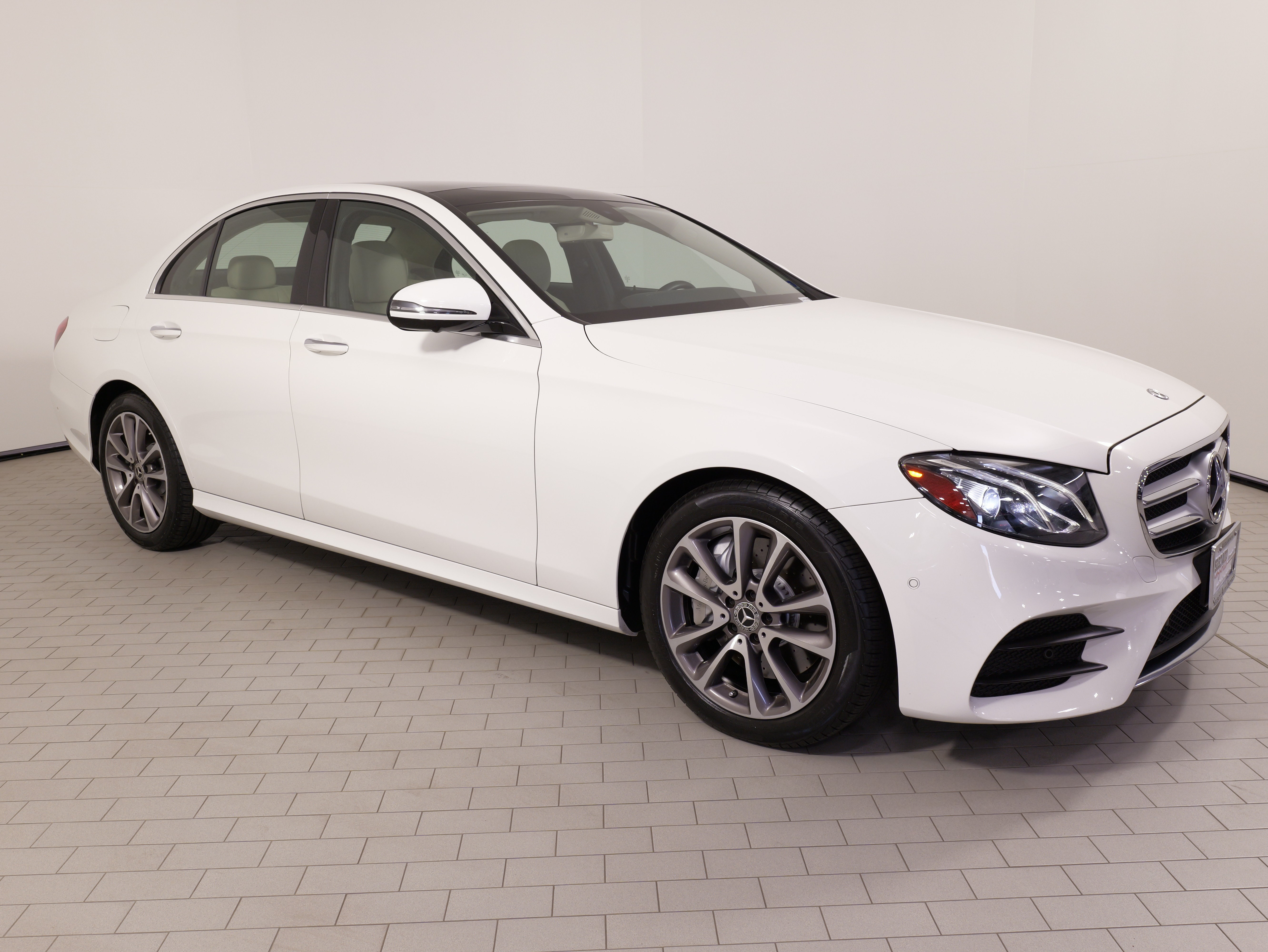 Used 2020 Mercedes-Benz E 450 4MATIC Sedan image 7