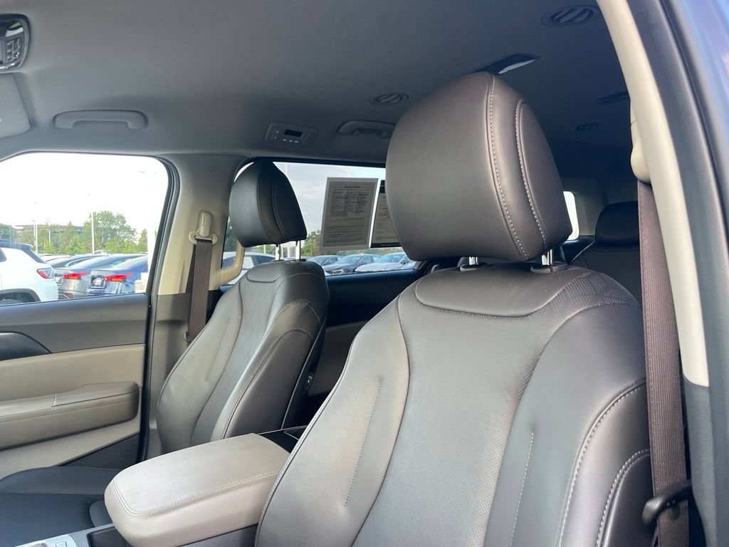 Used 2026 Kia Carnival LXS FWD image 21