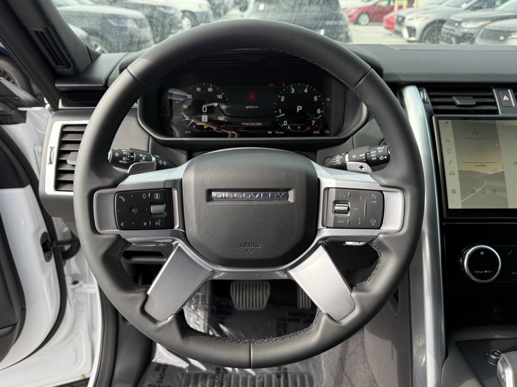 New 2025 Land Rover Discovery S image 14