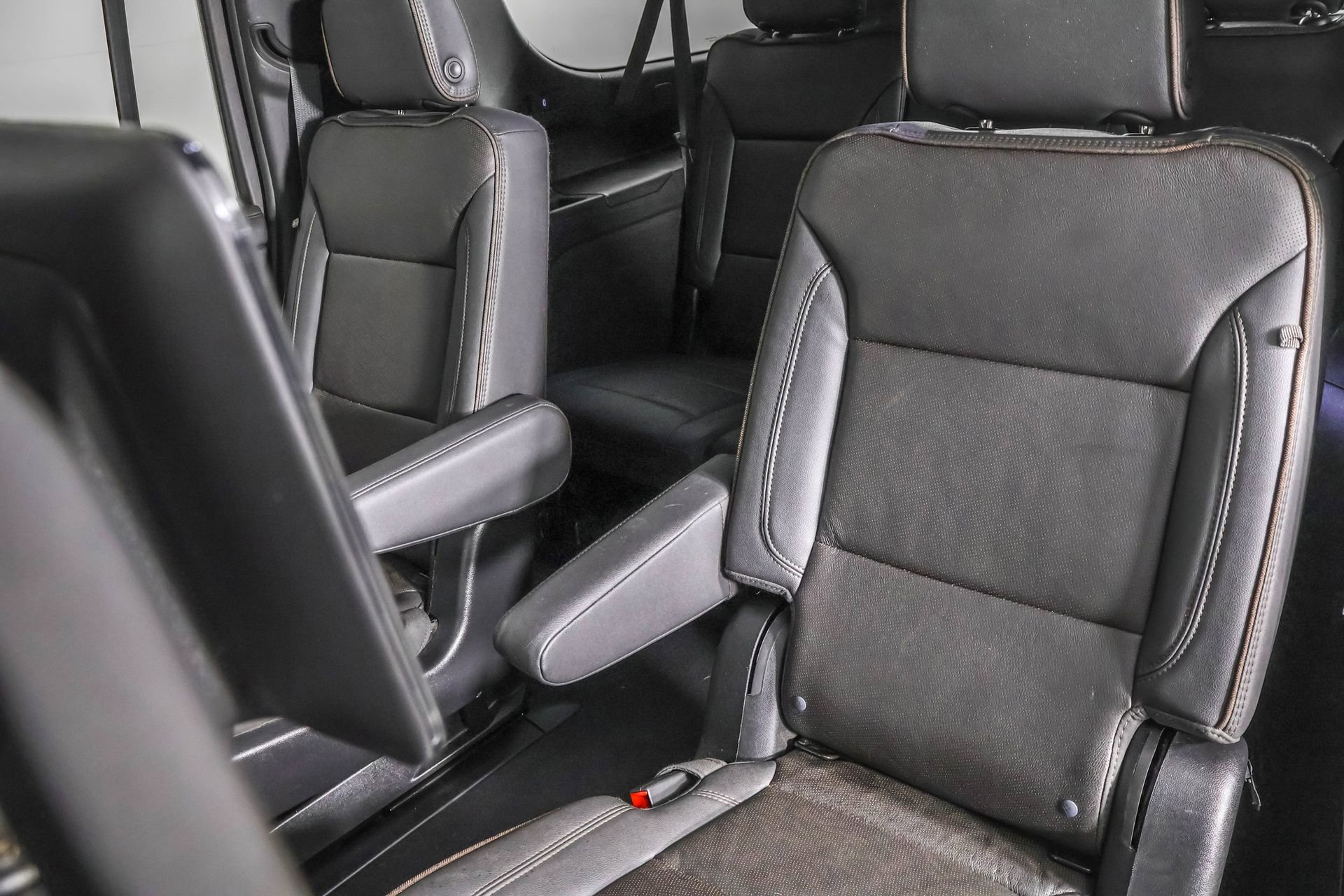 Used 2024 Chevrolet Suburban High Country image 42