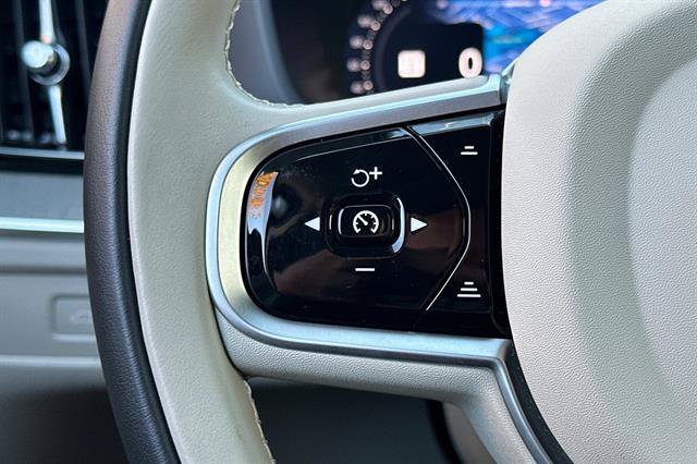 Certified 2025 Volvo XC60 T8 Plus w/ Protection Package Premier AWD/4WD image 18