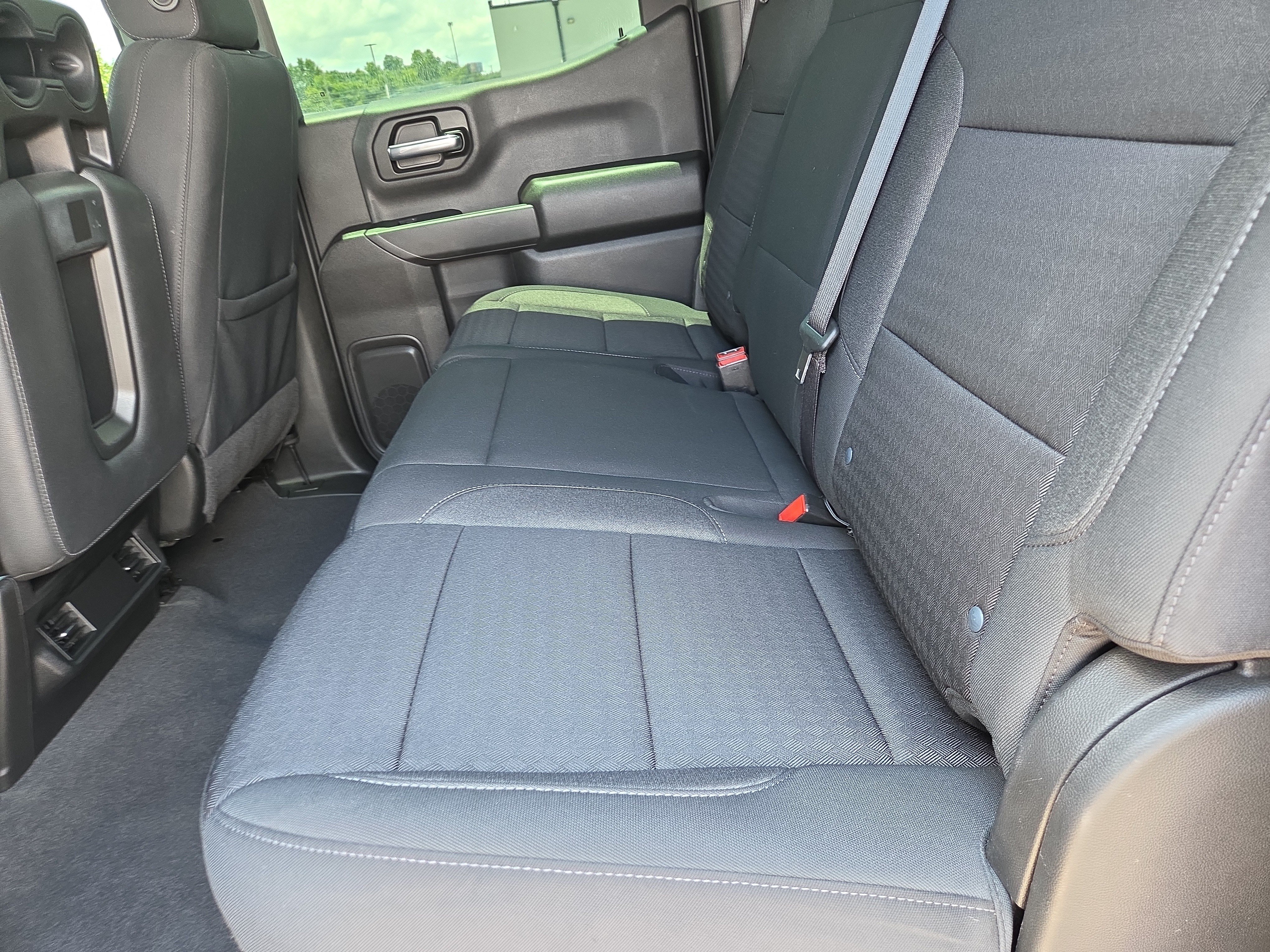 Used 2022 Chevrolet Silverado 1500 Custom Trail Boss w/ LPO, Dark Essentials Package AWD/4WD image 7