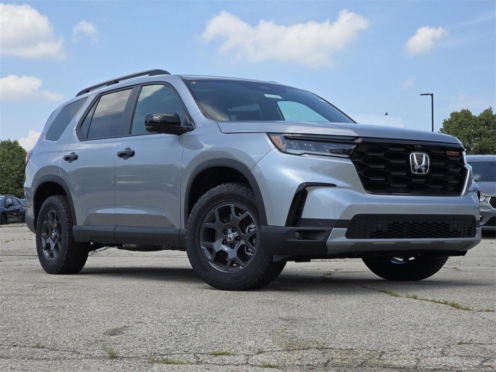 New 2025 Honda Pilot TrailSport image 2