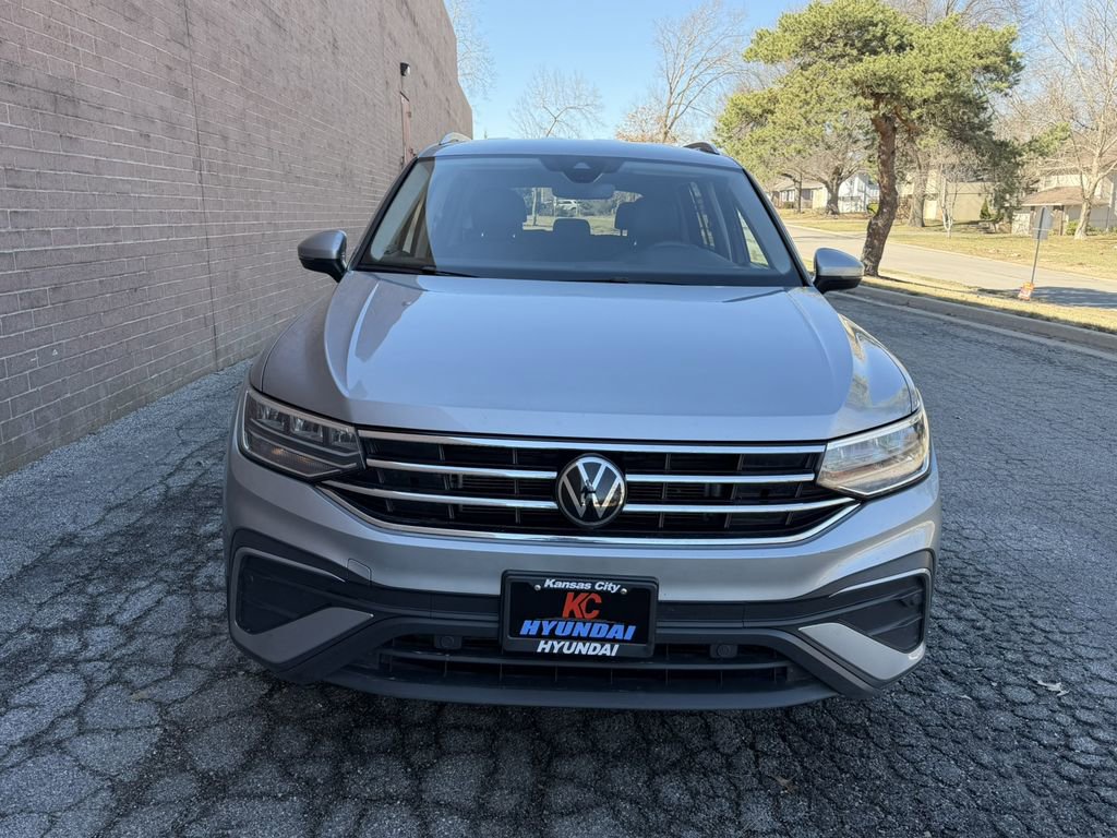Used 2024 Volkswagen Tiguan SE image 8