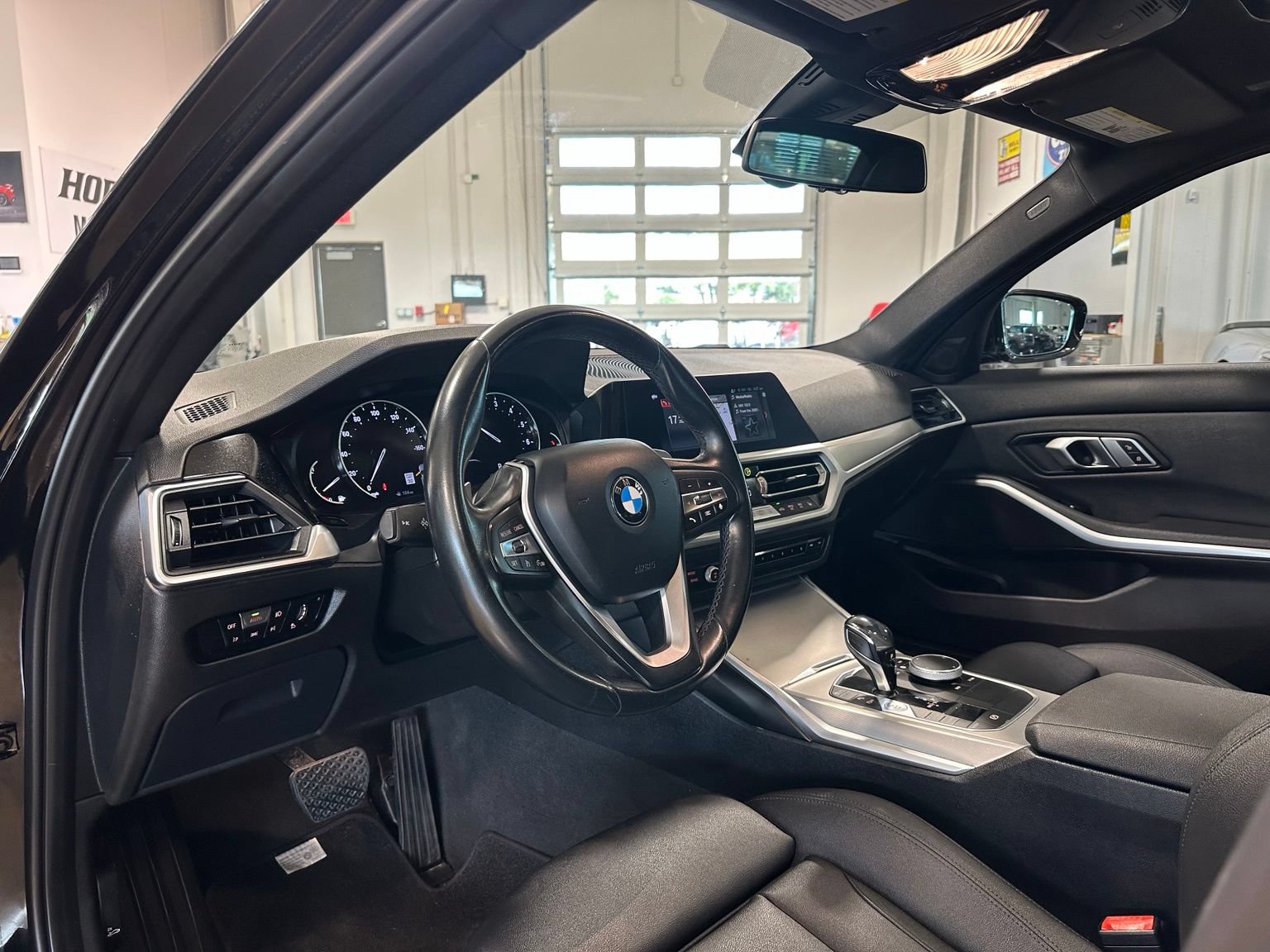 Used 2020 BMW 330i Sedan w/ Driving Assistance Package RWD image 14