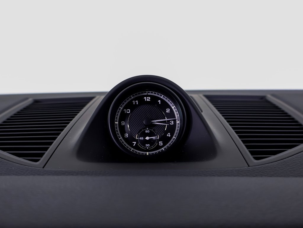 Used 2025 Porsche Macan image 15