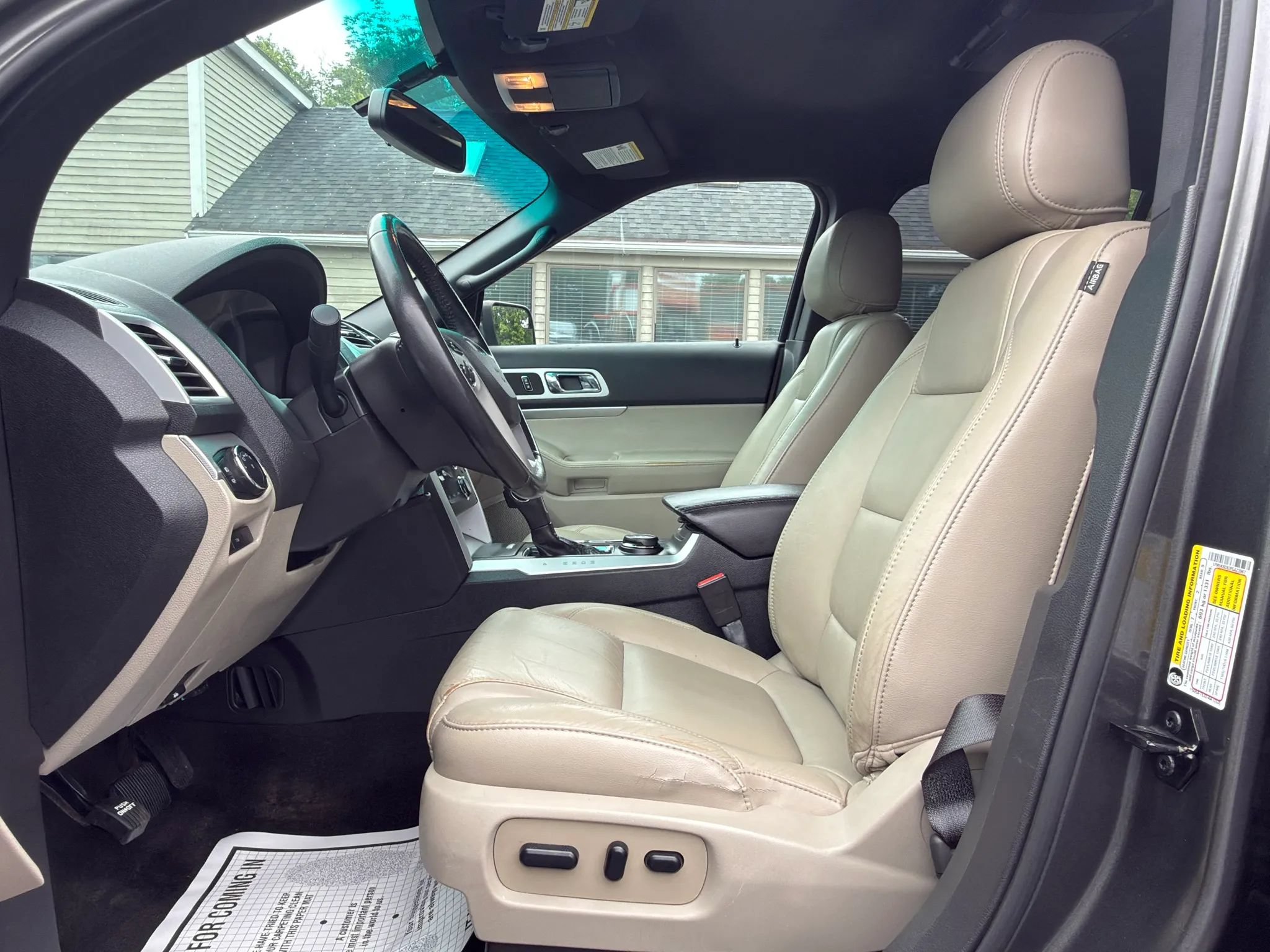 Used 2015 Ford Explorer XLT w/ Equipment Group 202A AWD/4WD image 18